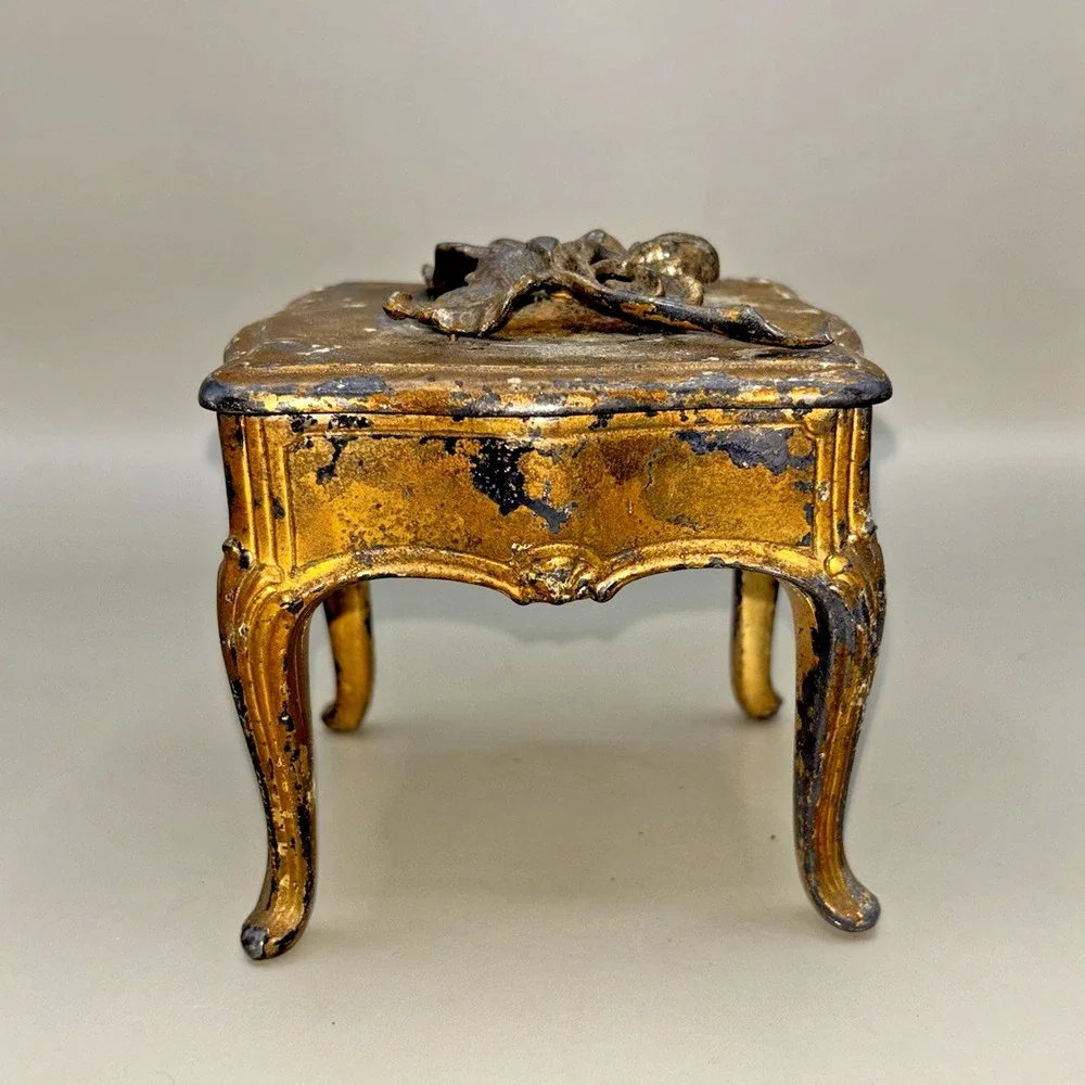 UNUSUAL W. B MFG VINTAGE SILVERPLATE LIDDED CIGARETTE BOX SHAPED AS FRENCH TABLE
